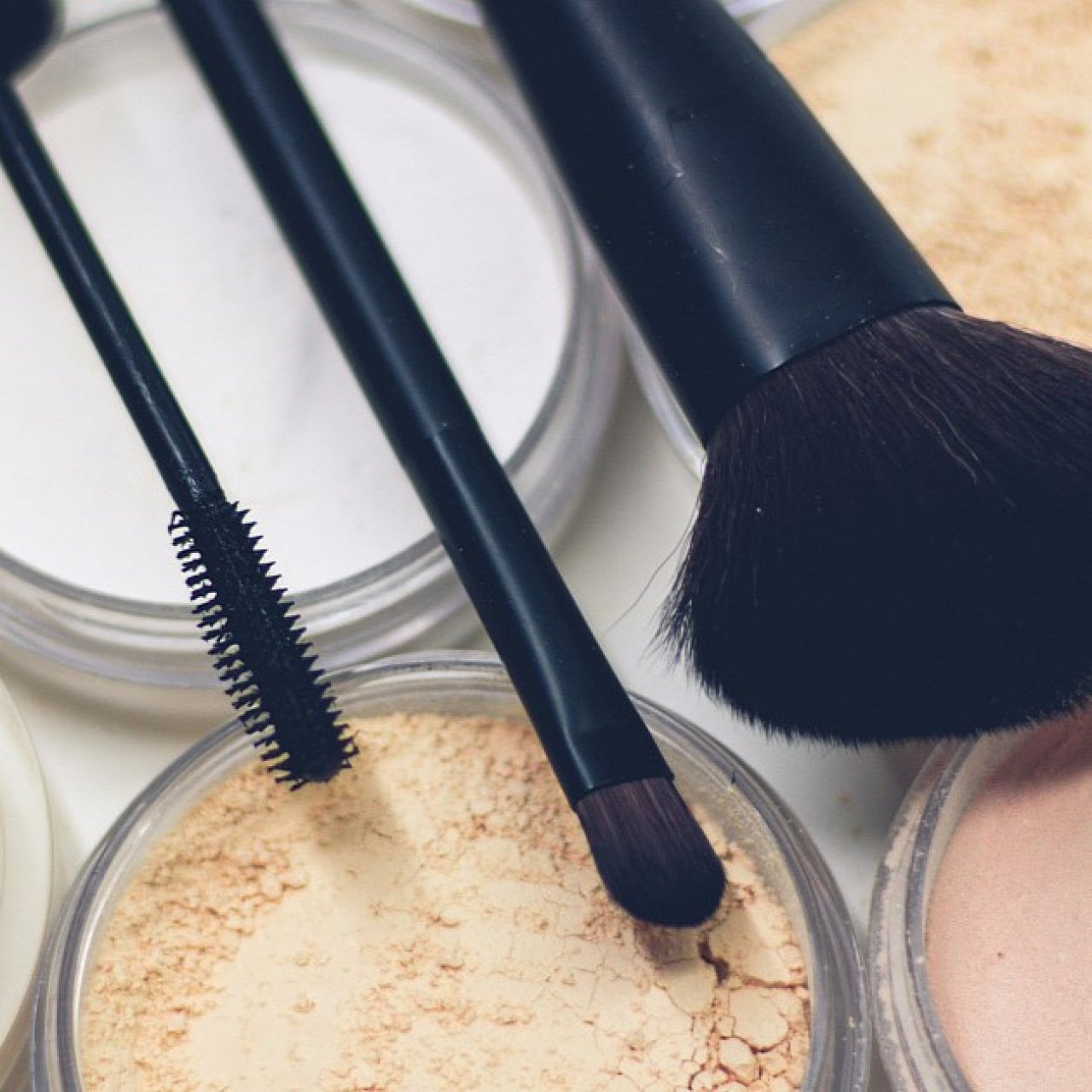 В начале 2026 года продажи парфюмерии и косметики на Кубани снизились на 6%