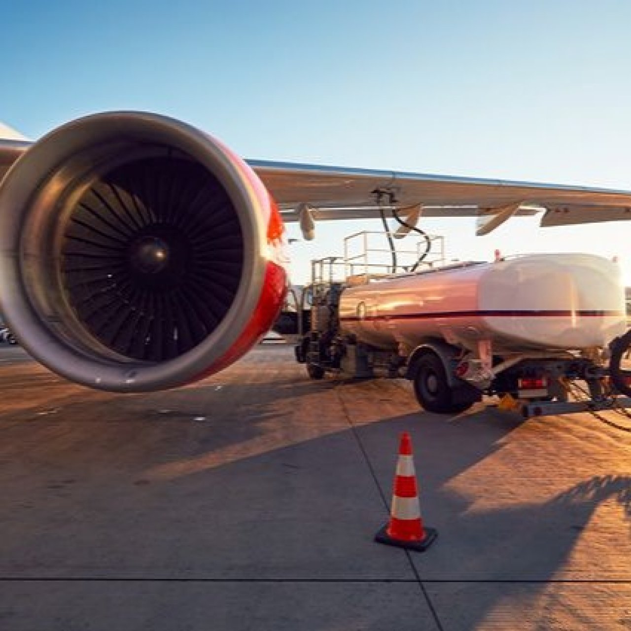 В России впервые испытали авиационное SAF-топливо из отработанных масел